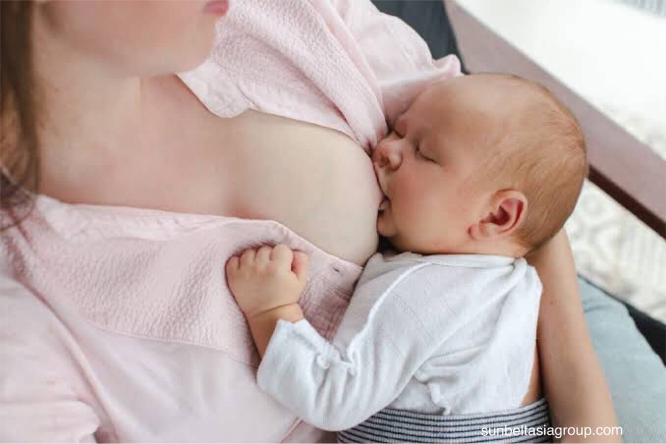 การให้นมลูก ที่คุณแม่ต้องรู้