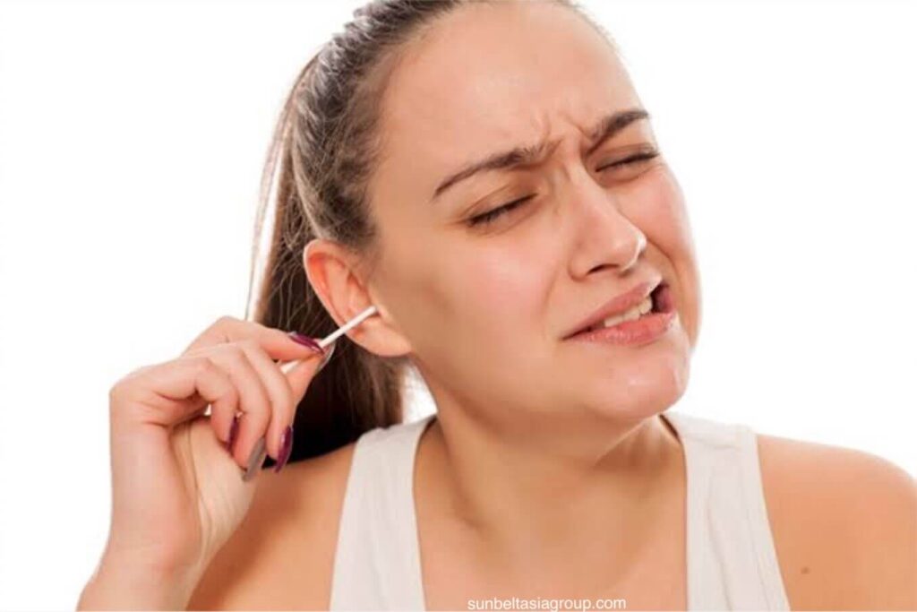 อาการคันในช่องหู เกิดขึ้นได้กับคนทุกวัย ไม่ว่าคุณจะมีอาการคัน ด้วยสาเหตุ ใด ก็ไม่ควรเอาสิ่งของใดๆ ยัดเข้าไปในหูของคุณ คุณอาจทำให้หู
