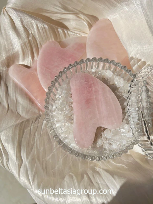 กัวซาหินโรสควอตซ์ (Rose Quartz) ไอเท็มเสริมผิวใส ลดอักเสบ